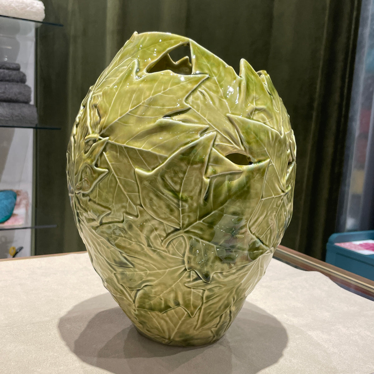 BORDALLO PINHEIRO (ボルダロ・ピニェイロ) 陶器 もみじ 花瓶 – Tempo