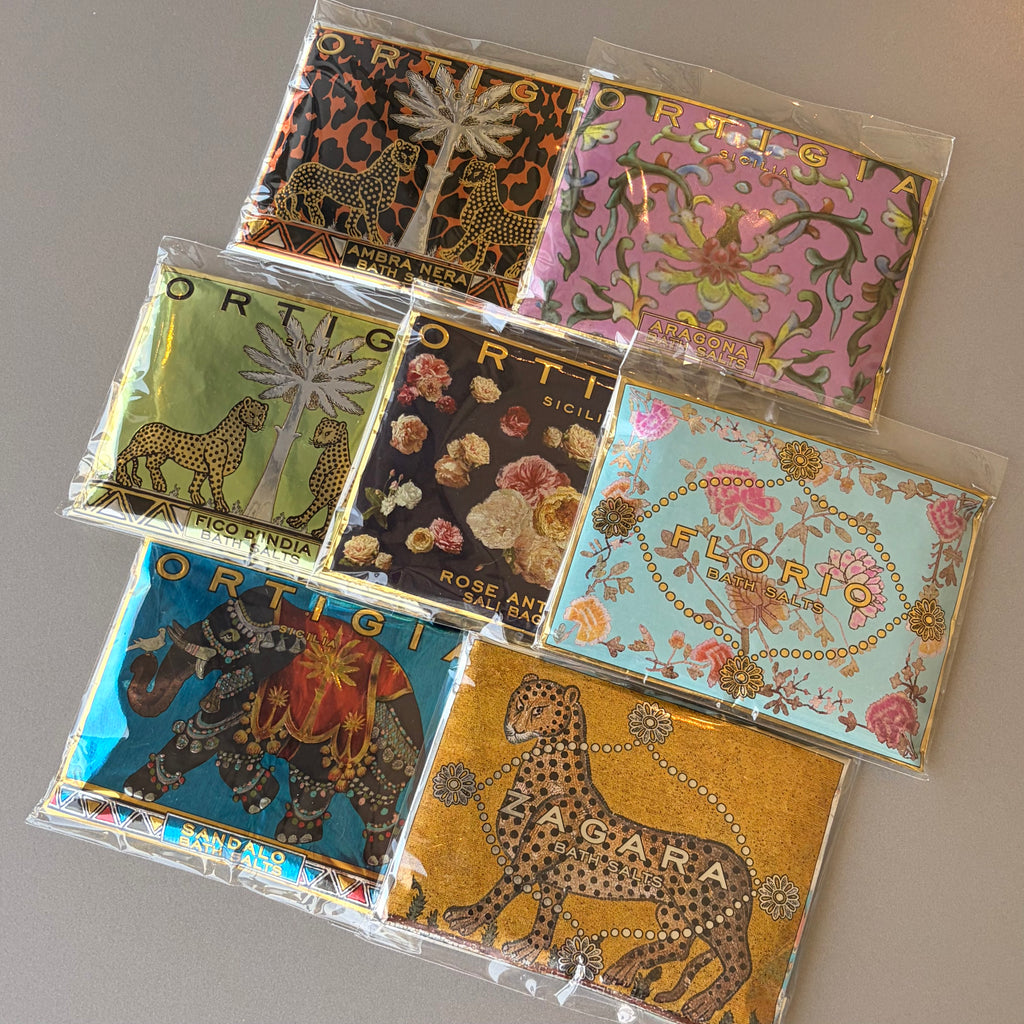 【新品未使用】ANTAN CREATIONS スカーフ 50×50CM ANTAN Creations(アンタン クリエーションズ) スカーフ 50×50cm