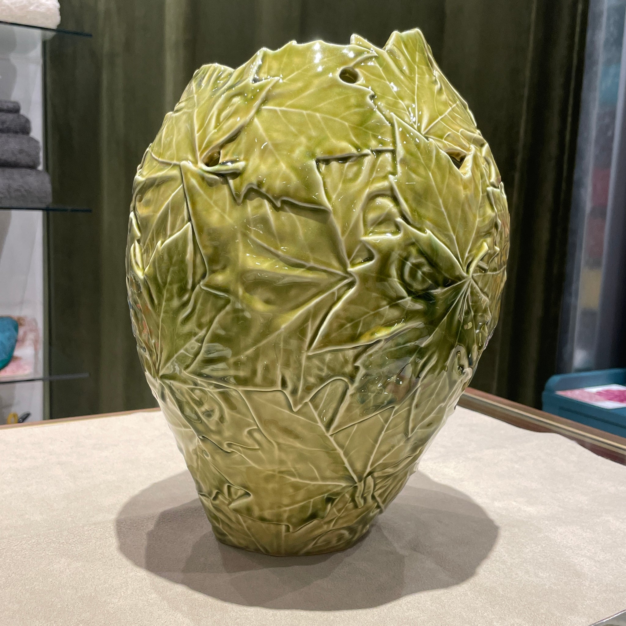 BORDALLO PINHEIRO (ボルダロ・ピニェイロ) 陶器 もみじ 花瓶 – Tempo